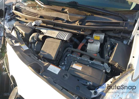 2015 Toyota Prius Two z USA, uszkodzony, nr VIN JTDKN3DU8F0464784